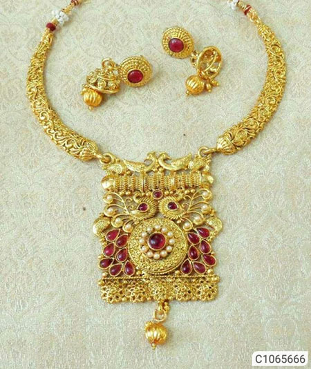Luxurious Kundan Jewellery Set