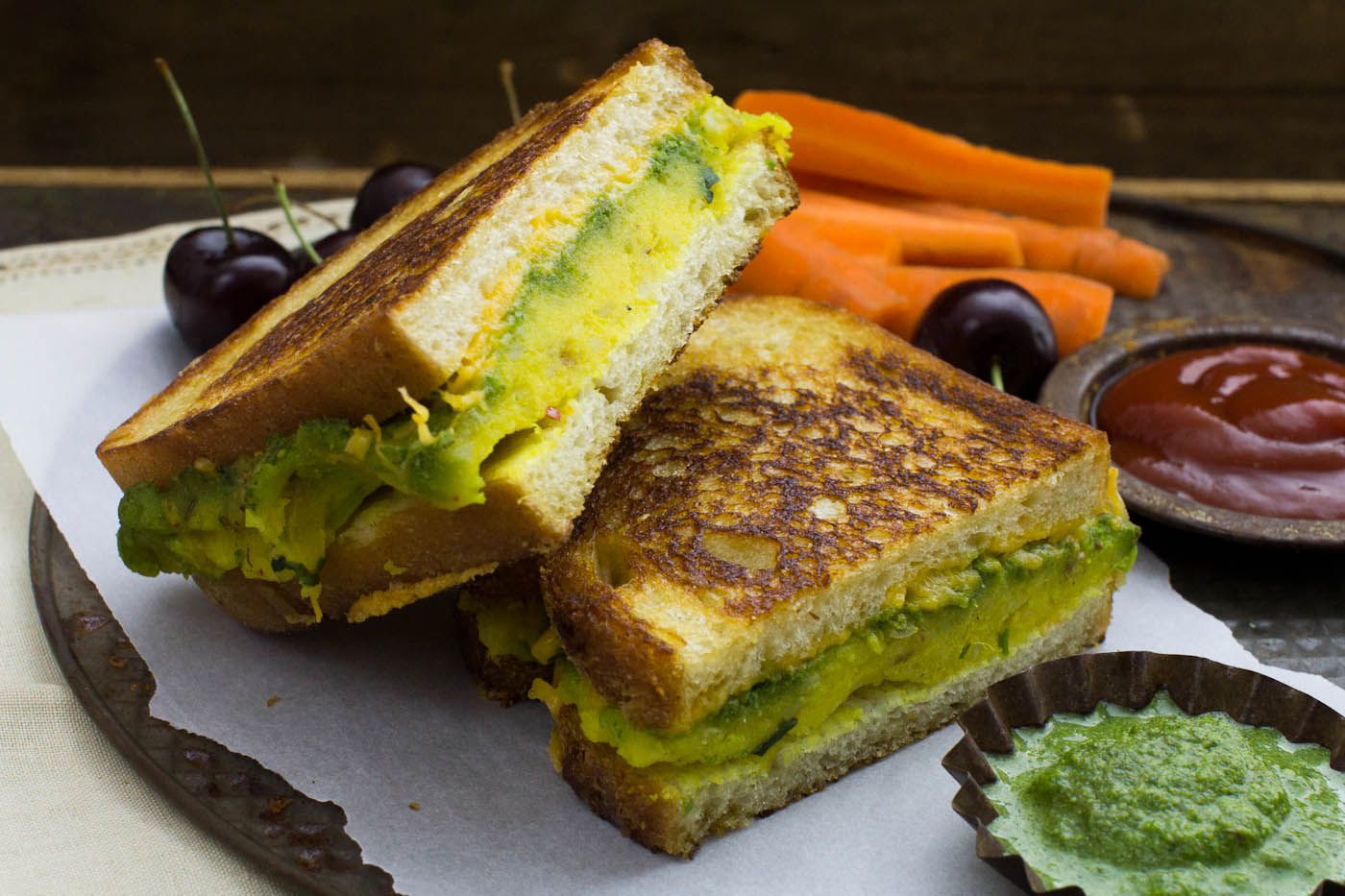 Aloo Sandwich With Green Chutney