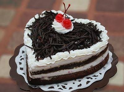Heart Shape Black Forest Cake- 2kg